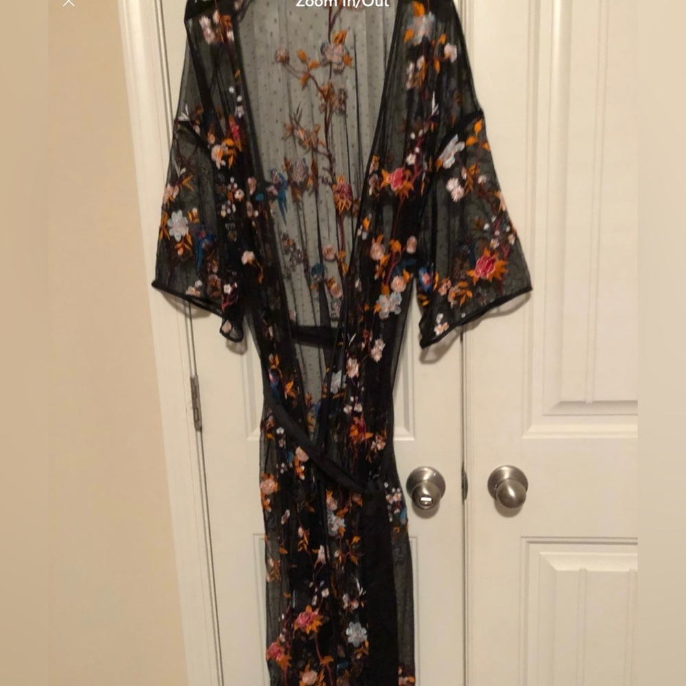 Beautiful Embroidered Robe - Picture 1 of 8
